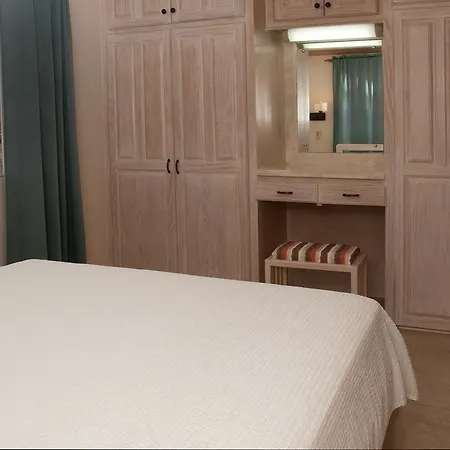 Sandy Bliss Condominiums Saint James Room photo