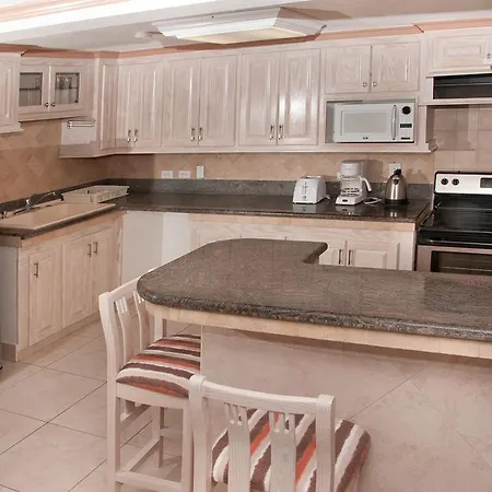 Sandy Bliss Condominiums Saint James Room photo